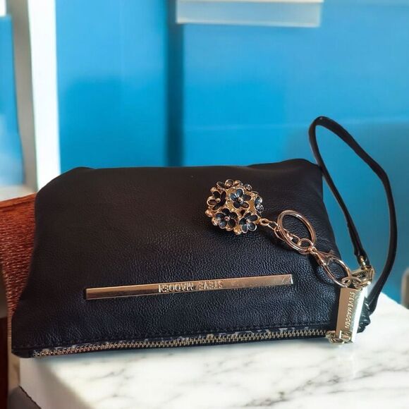 Steve Madden Black Clutch Wristlet with Gold Accents And Bag Charm - Picture 3 of 5